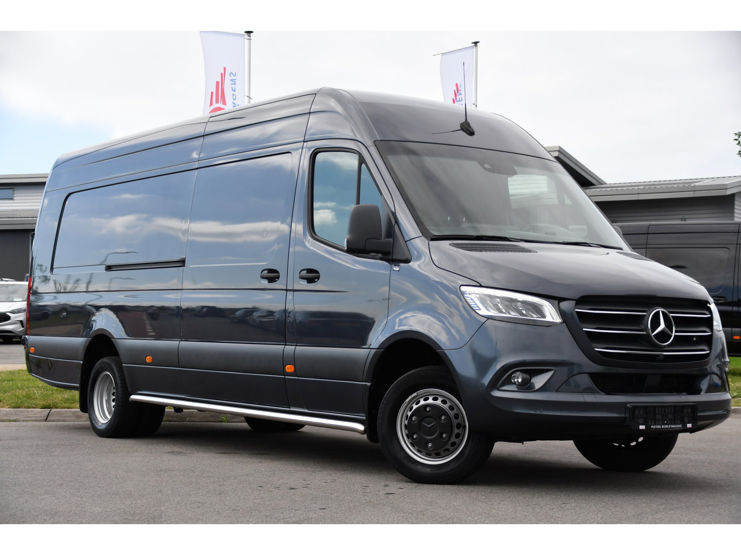 Mercedes-Benz Sprinter 519 V6 3.0 CDI L4H2 PB Edition N1, 360 Camera, Cruise, Carplay, 10,5'' Mbux, Automaat, Sensoren, 190pk, Elektrische deur, Stoelverwarming, Geveerde stoel, Uniek! 319