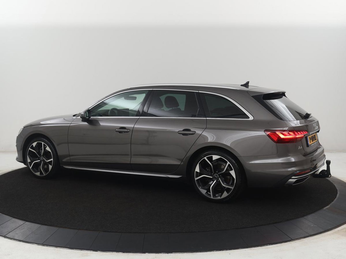 Audi A4 Avant 35 TFSI Advanced Edition | Trekhaak | RS-Wheels | Virtual dashboard | Carplay | Climate control | Full LED | Cruise control | Navigatie |