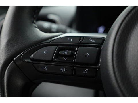 Toyota Yaris Cross 1.5 Hybrid 130 Dynamic | Rijklaar! | Nav | Winter pack | Safety Pack | Keyless | Apple CarPlay | Adapt. Cruise