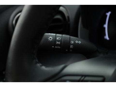 Toyota Yaris Cross 1.5 Hybrid 130 Dynamic | Rijklaar! | Nav | Winter pack | Safety Pack | Keyless | Apple CarPlay | Adapt. Cruise
