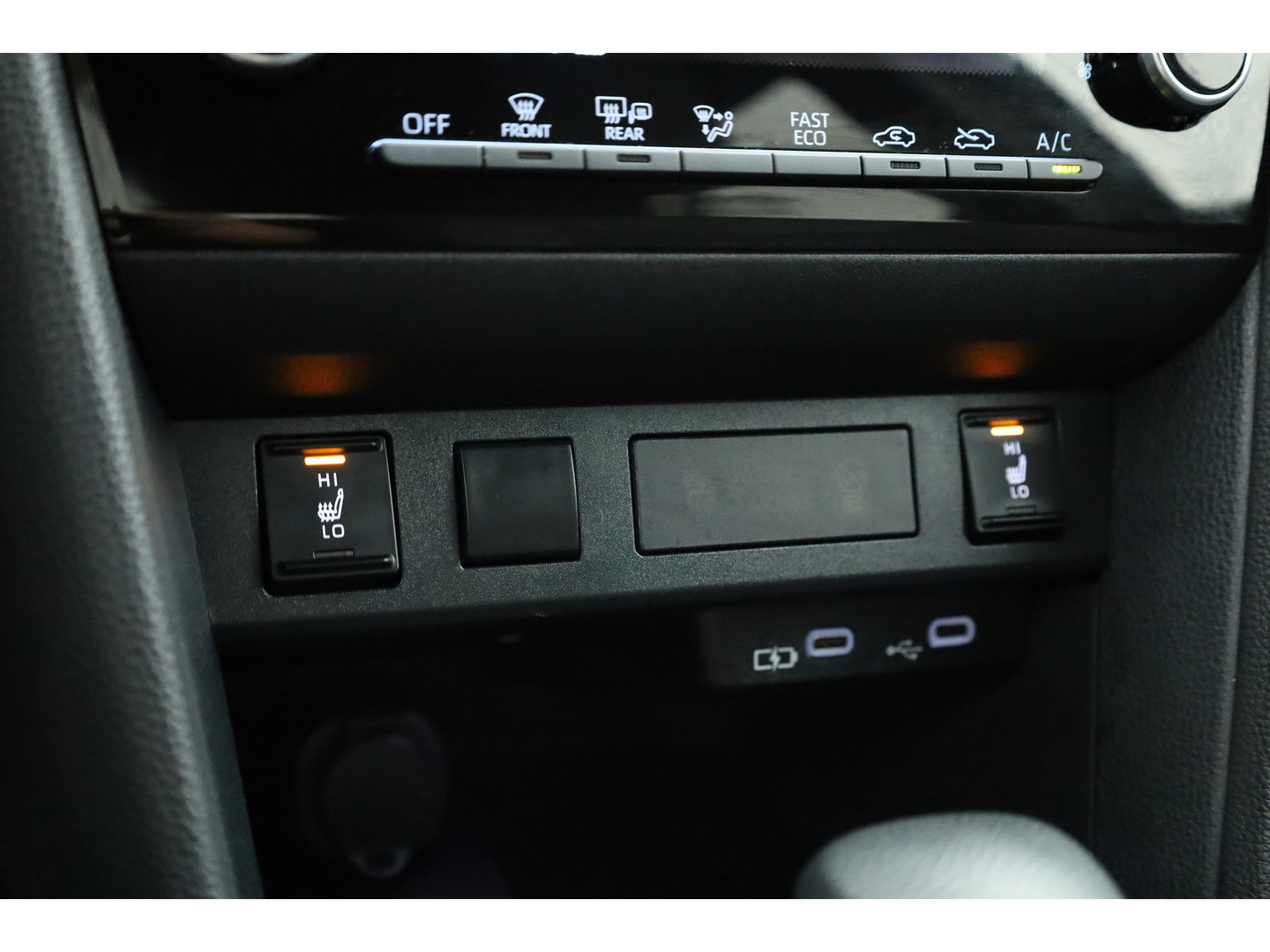 Toyota Yaris Cross 1.5 Hybrid 130 Dynamic | Rijklaar! | Nav | Winter pack | Safety Pack | Keyless | Apple CarPlay | Adapt. Cruise