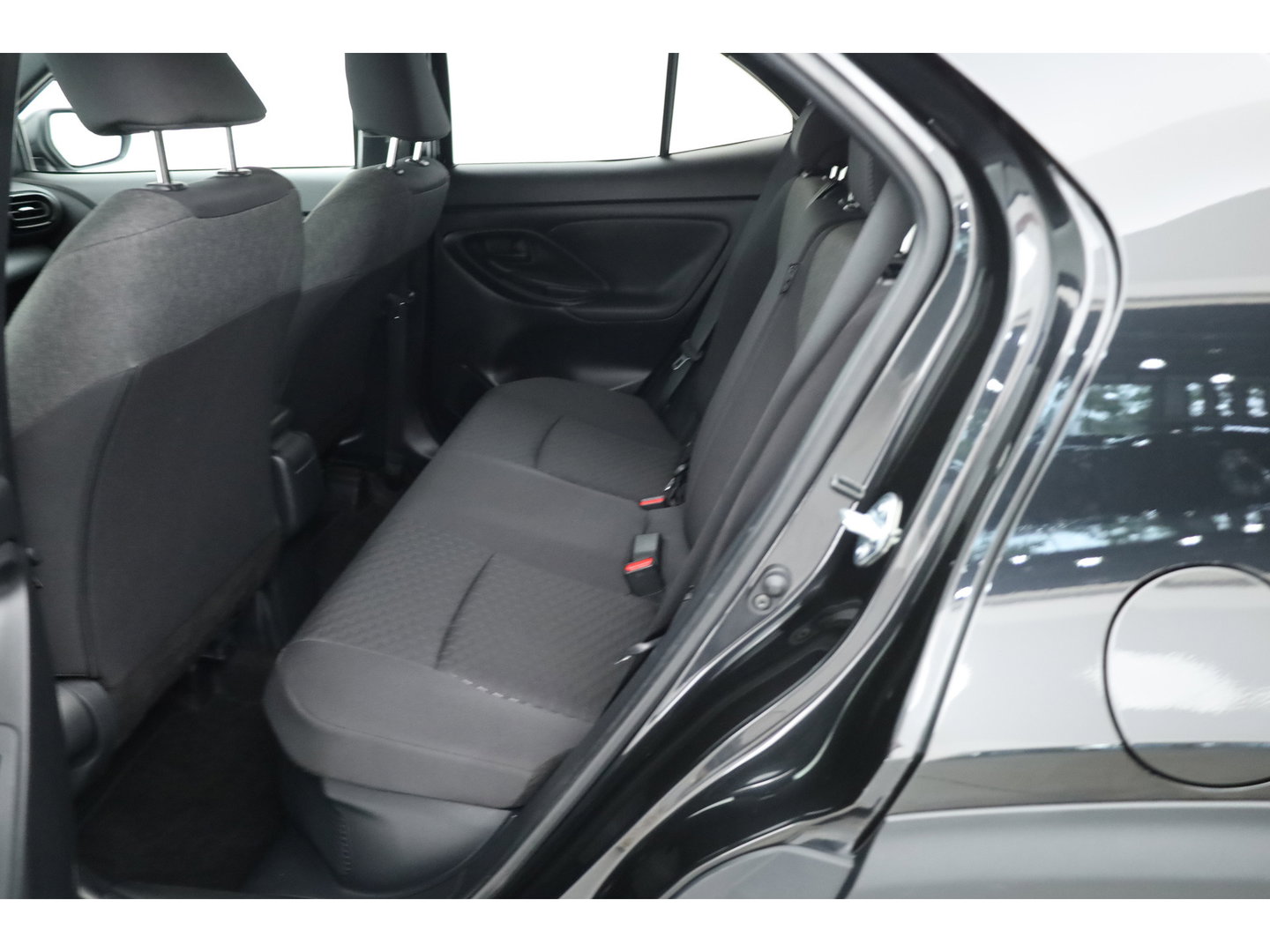 Toyota Yaris Cross 1.5 Hybrid 130 Dynamic | Rijklaar! | Nav | Winter pack | Safety Pack | Keyless | Apple CarPlay | Adapt. Cruise