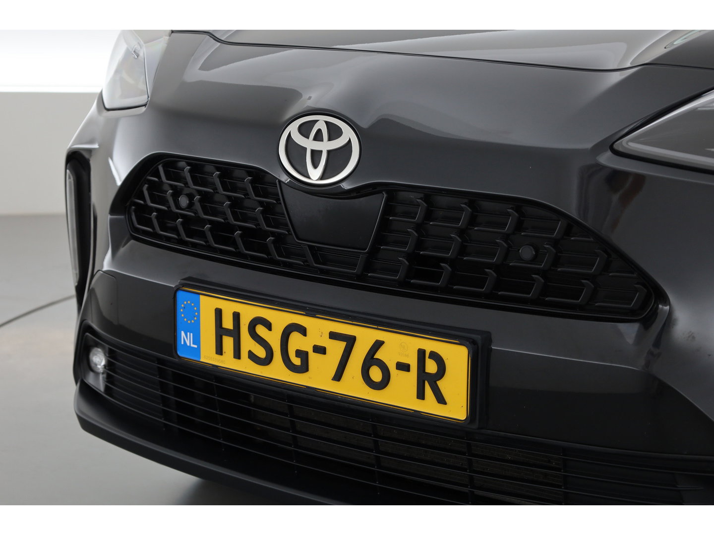 Toyota Yaris Cross 1.5 Hybrid 130 Dynamic | Rijklaar! | Nav | Winter pack | Safety Pack | Keyless | Apple CarPlay | Adapt. Cruise