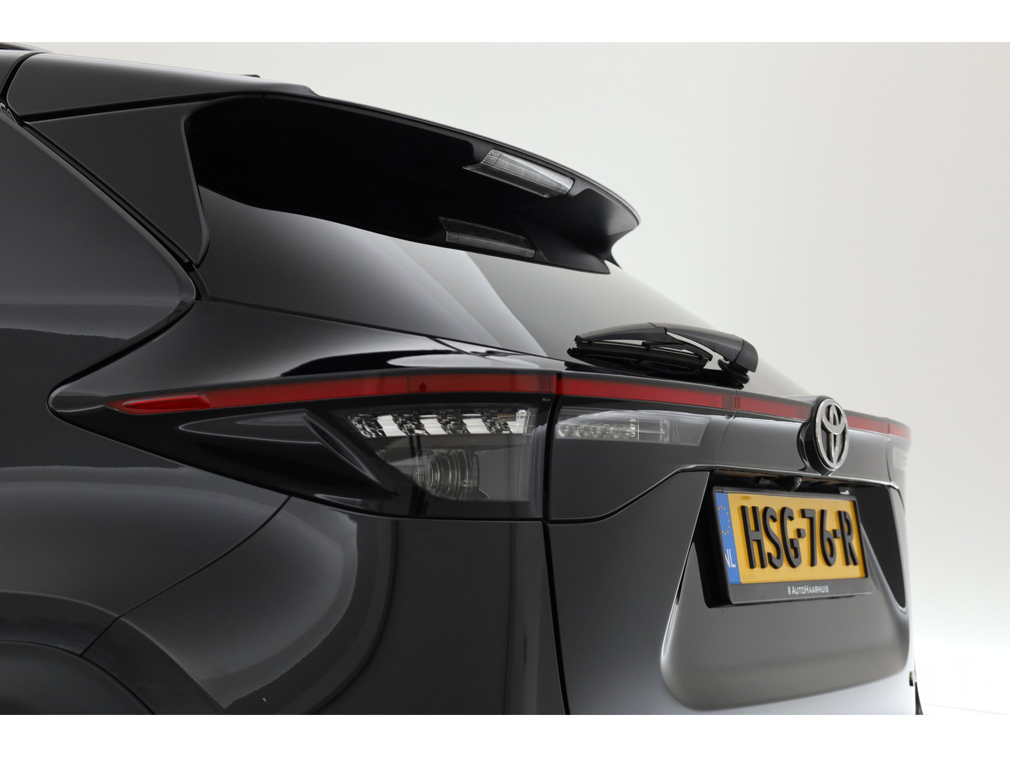Toyota Yaris Cross 1.5 Hybrid 130 Dynamic | Rijklaar! | Nav | Winter pack | Safety Pack | Keyless | Apple CarPlay | Adapt. Cruise