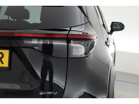 Toyota Yaris Cross 1.5 Hybrid 130 Dynamic | Rijklaar! | Nav | Winter pack | Safety Pack | Keyless | Apple CarPlay | Adapt. Cruise