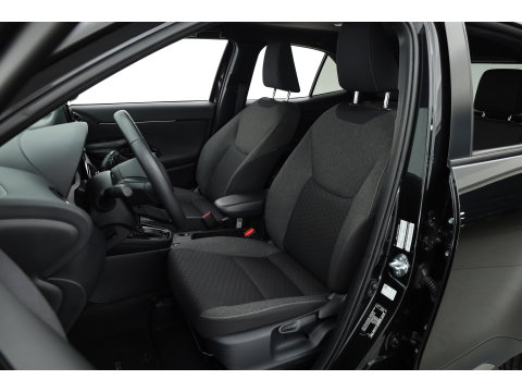 Toyota Yaris Cross 1.5 Hybrid 130 Dynamic | Rijklaar! | Nav | Winter pack | Safety Pack | Keyless | Apple CarPlay | Adapt. Cruise