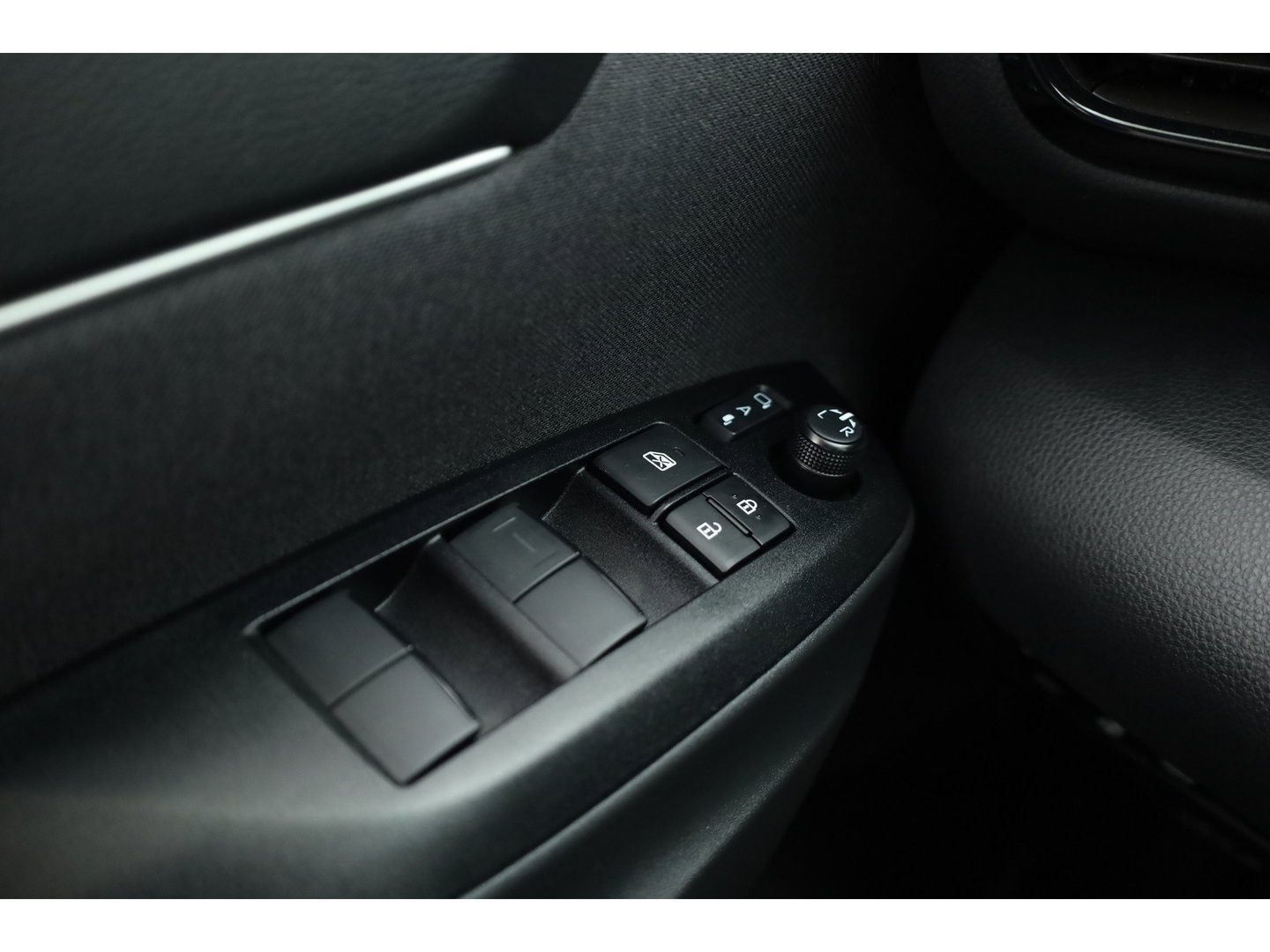 Toyota Yaris Cross 1.5 Hybrid 130 Dynamic | Rijklaar! | Nav | Winter pack | Safety Pack | Keyless | Apple CarPlay | Adapt. Cruise