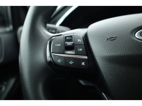 Ford Focus 1.0 EcoBoost Hybrid Titanium Style | Rijklaar! | Cruise Control | Camera | Stoel- Stuurverw. | Apple CarPlay & Android Auto | Navi