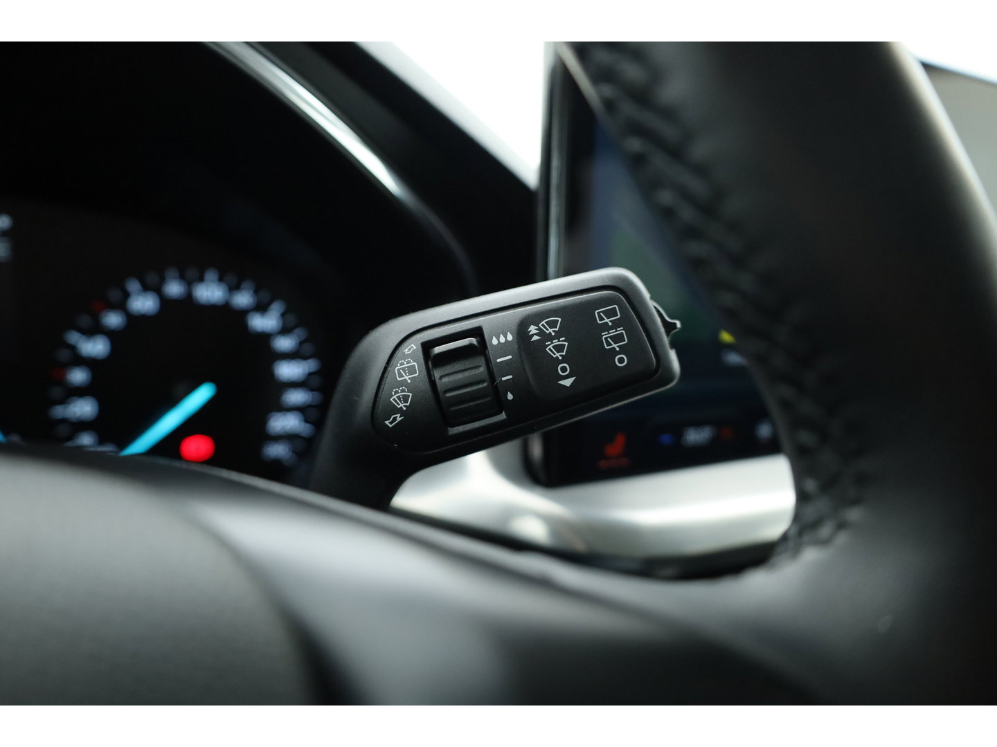 Ford Focus 1.0 EcoBoost Hybrid Titanium Style | Rijklaar! | Cruise Control | Camera | Stoel- Stuurverw. | Apple CarPlay & Android Auto | Navi