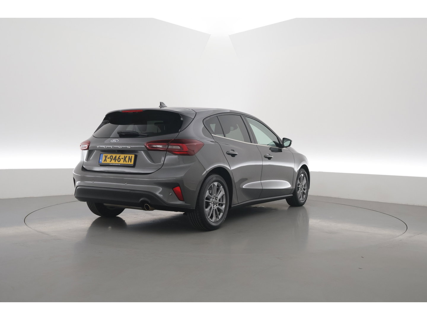 Ford Focus 1.0 EcoBoost Hybrid Titanium Style | Rijklaar! | Cruise Control | Camera | Stoel- Stuurverw. | Apple CarPlay & Android Auto | Navi