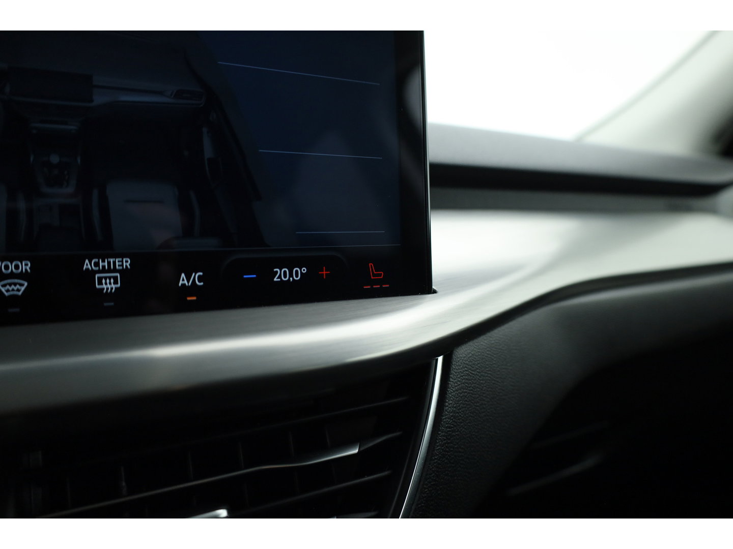 Ford Focus 1.0 EcoBoost Hybrid Titanium Style | Rijklaar! | Cruise Control | Camera | Stoel- Stuurverw. | Apple CarPlay & Android Auto | Navi
