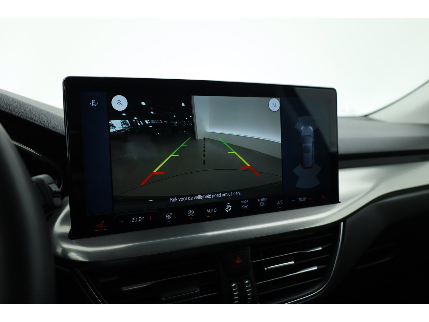 Ford Focus 1.0 EcoBoost Hybrid Titanium Style | Rijklaar! | Cruise Control | Camera | Stoel- Stuurverw. | Apple CarPlay & Android Auto | Navi