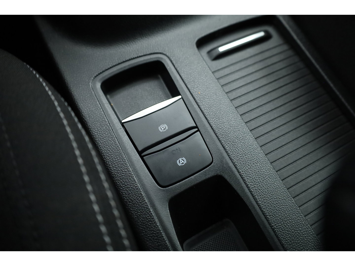 Ford Focus 1.0 EcoBoost Hybrid Titanium Style | Rijklaar! | Cruise Control | Camera | Stoel- Stuurverw. | Apple CarPlay & Android Auto | Navi