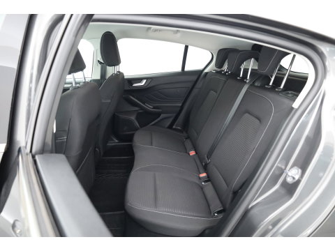 Ford Focus 1.0 EcoBoost Hybrid Titanium Style | Rijklaar! | Cruise Control | Camera | Stoel- Stuurverw. | Apple CarPlay & Android Auto | Navi