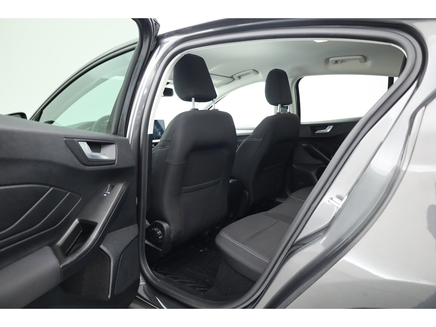 Ford Focus 1.0 EcoBoost Hybrid Titanium Style | Rijklaar! | Cruise Control | Camera | Stoel- Stuurverw. | Apple CarPlay & Android Auto | Navi