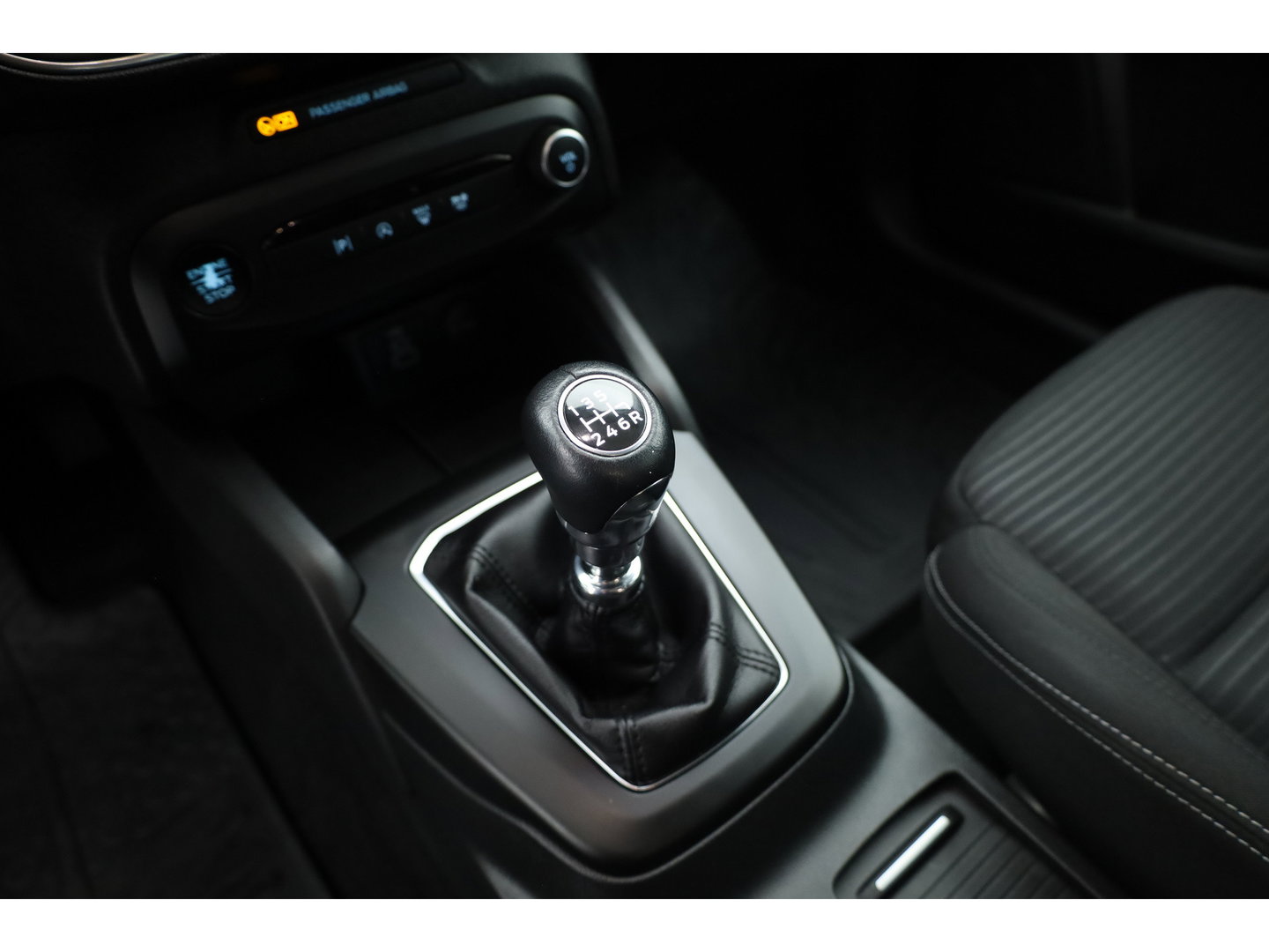 Ford Focus 1.0 EcoBoost Hybrid Titanium Style | Rijklaar! | Cruise Control | Camera | Stoel- Stuurverw. | Apple CarPlay & Android Auto | Navi