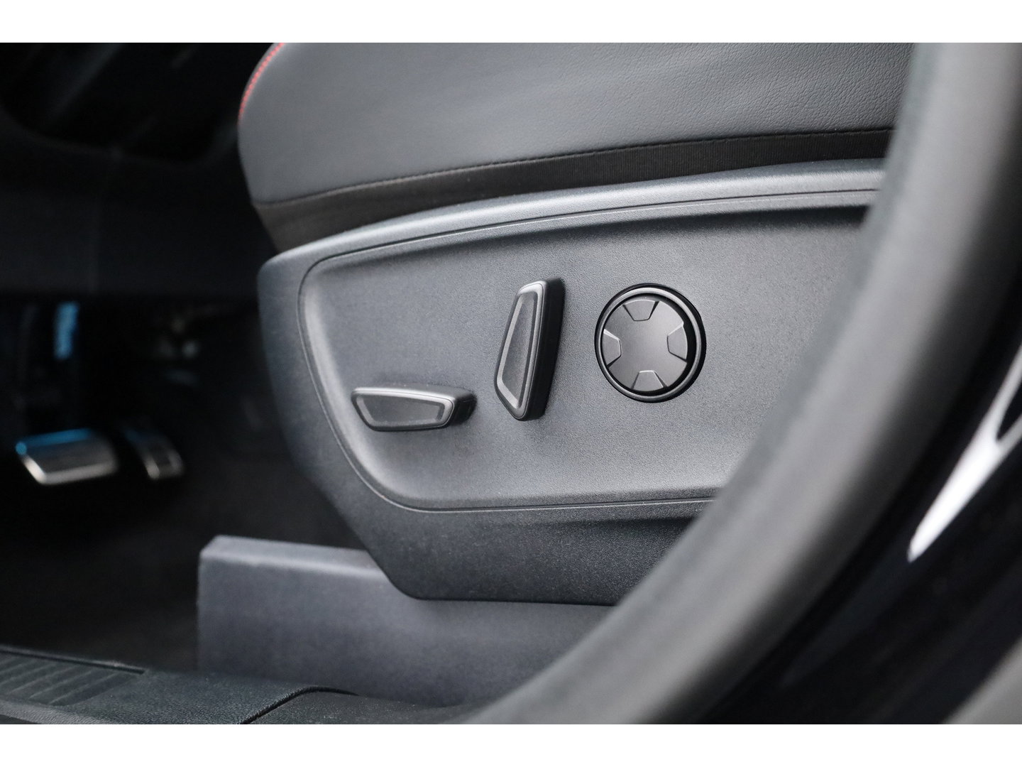 Ford Kuga 2.5 PHEV ST-Line X | Rijklaar! | Trekgewicht 2.100 kg | Keyless | Adapt Cruise | CarPlay | Stoel-Stuurverw.