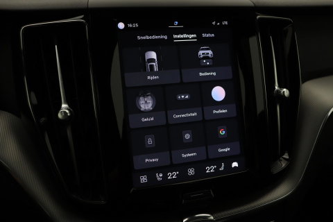 Volvo XC60 T6 R-Design |  Long Range | Harman/Kardon | Panoramadak | Standkachel | Camera | Keyless | Stoel+Stuurverwarming | ACC