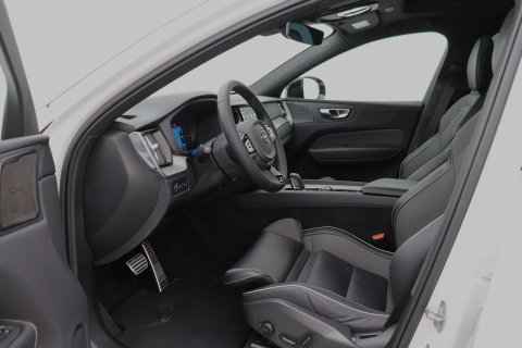 Volvo XC60 T6 R-Design |  Long Range | Harman/Kardon | Panoramadak | Standkachel | Camera | Keyless | Stoel+Stuurverwarming | ACC
