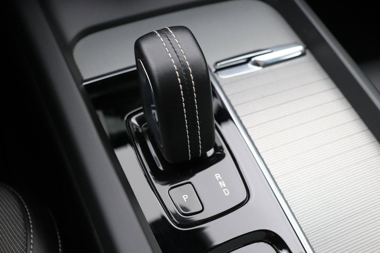 Volvo XC60 T6 R-Design |  Long Range | Harman/Kardon | Panoramadak | Standkachel | Camera | Keyless | Stoel+Stuurverwarming | ACC
