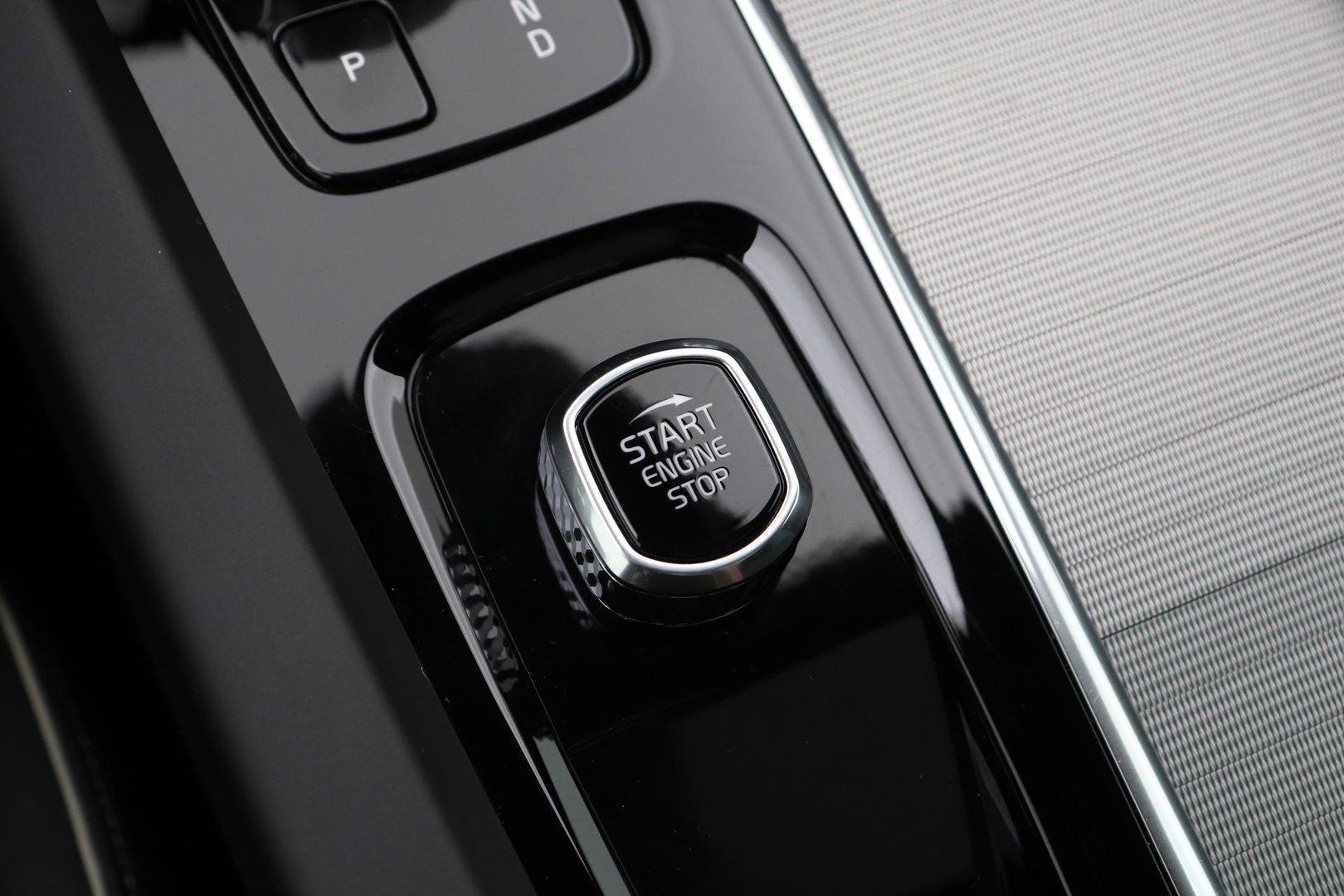 Volvo XC60 T6 R-Design |  Long Range | Harman/Kardon | Panoramadak | Standkachel | Camera | Keyless | Stoel+Stuurverwarming | ACC