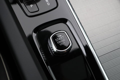 Volvo XC60 T6 R-Design |  Long Range | Harman/Kardon | Panoramadak | Standkachel | Camera | Keyless | Stoel+Stuurverwarming | ACC