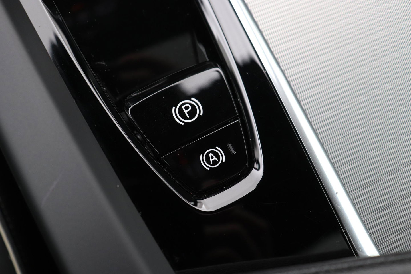 Volvo XC60 T6 R-Design |  Long Range | Harman/Kardon | Panoramadak | Standkachel | Camera | Keyless | Stoel+Stuurverwarming | ACC