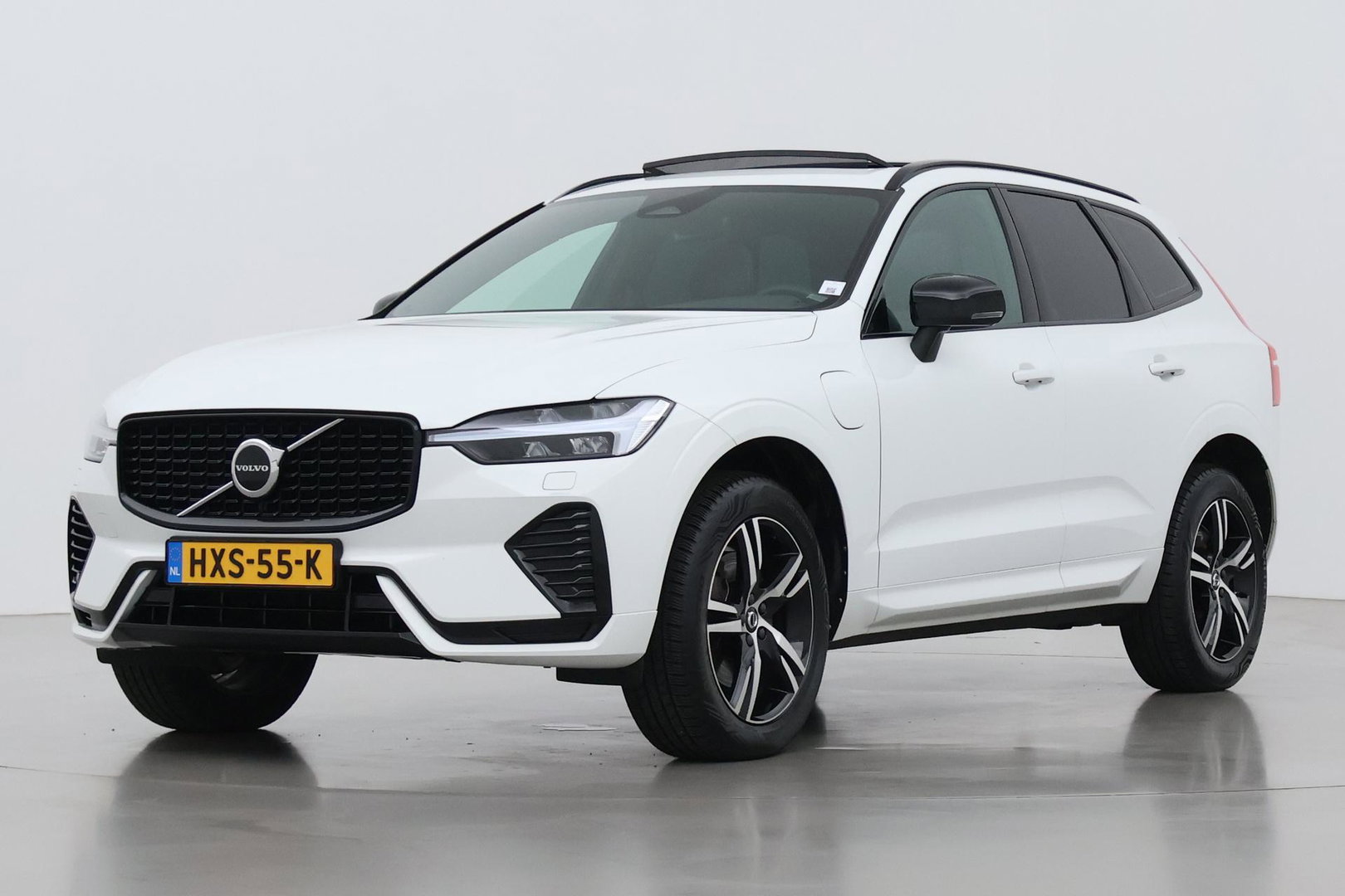 Volvo XC60 T6 R-Design |  Long Range | Harman/Kardon | Panoramadak | Standkachel | Camera | Keyless | Stoel+Stuurverwarming | ACC