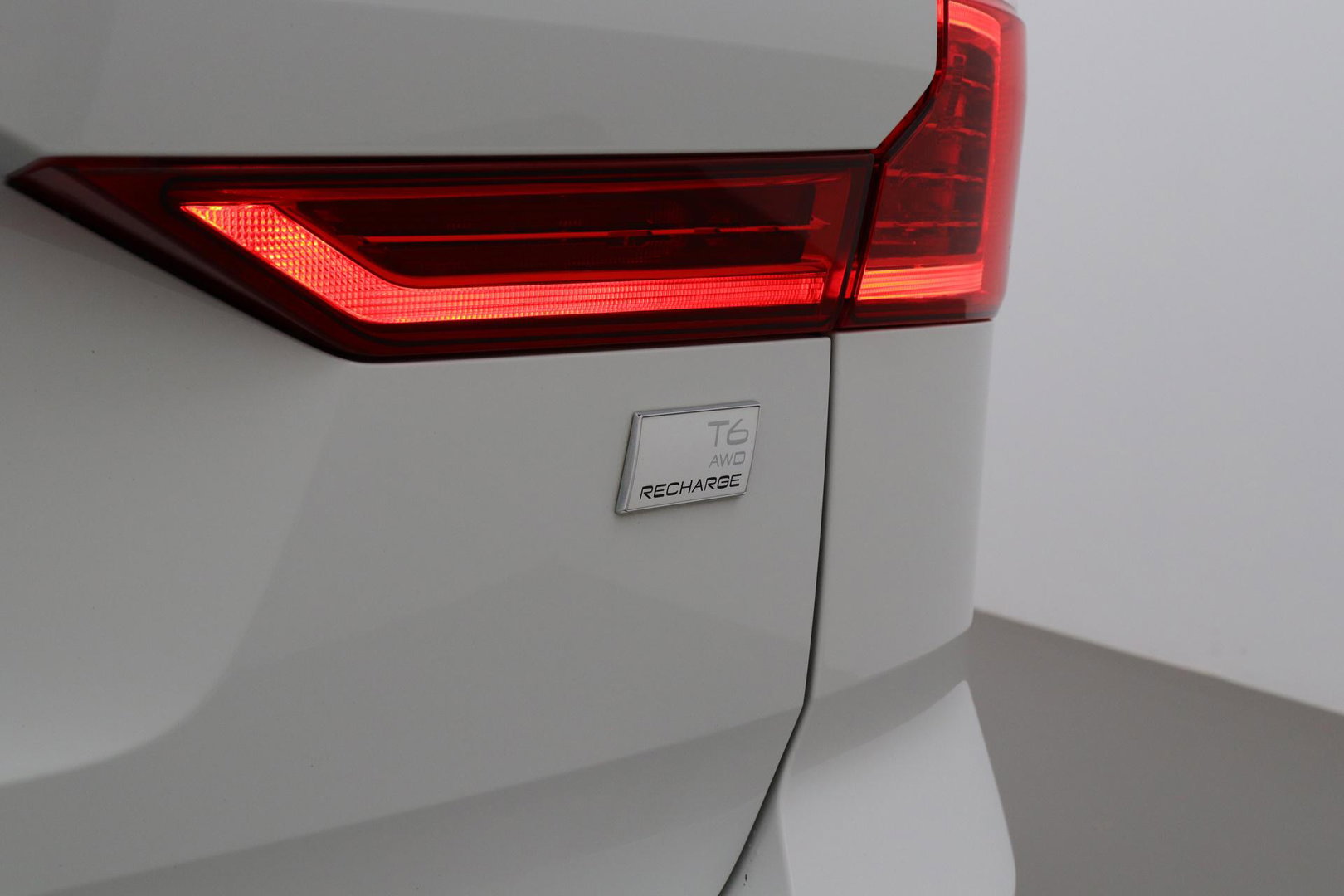 Volvo XC60 T6 R-Design |  Long Range | Harman/Kardon | Panoramadak | Standkachel | Camera | Keyless | Stoel+Stuurverwarming | ACC