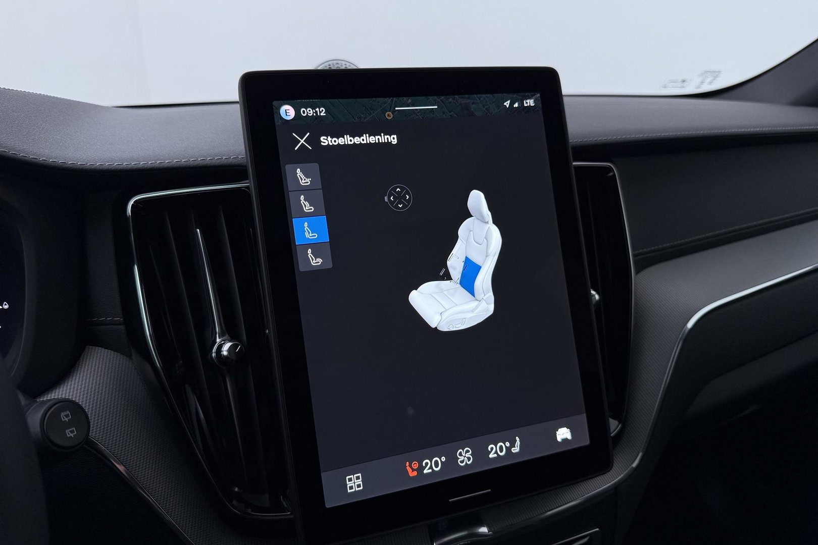 Volvo XC60 T8 Ultra Black Edition | Bowers & Wilkins | Luchtvering | Panoramadak | Head-UP | Stoelventilatie