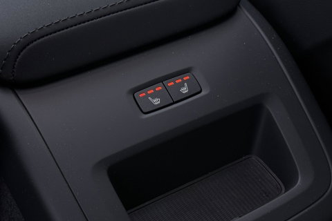 Volvo XC60 T8 Ultra Black Edition | Bowers & Wilkins | Luchtvering | Panoramadak | Head-UP | Stoelventilatie
