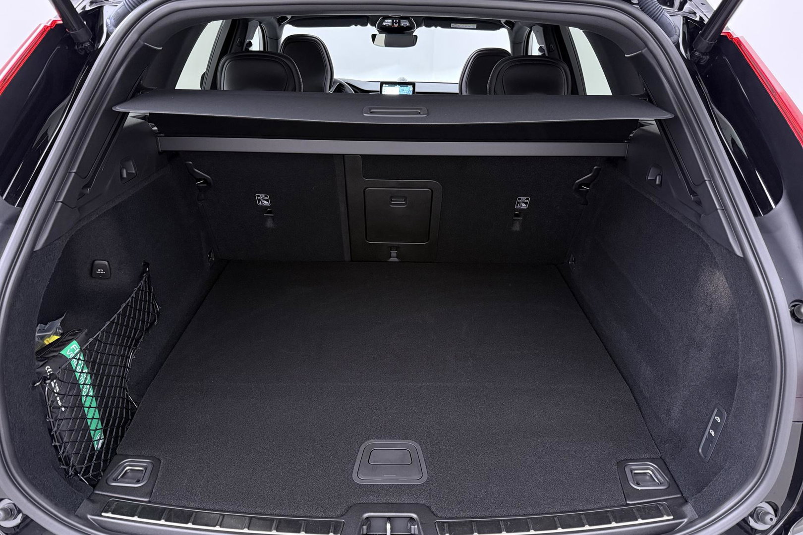 Volvo XC60 T8 Ultra Black Edition | Bowers & Wilkins | Luchtvering | Panoramadak | Head-UP | Stoelventilatie