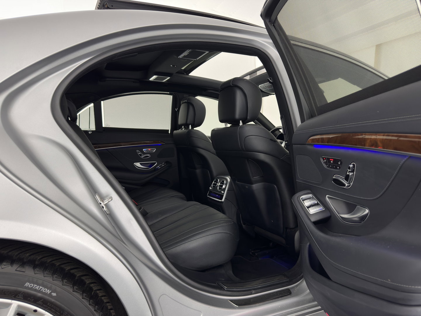 Mercedes-Benz S-Klasse 500 4Matic (INCL.BTW) Aut. *PANO | HEAD-UP | LEATHER | FULL-LED | BURMESTER | DISTRONIC | BLIND-SPOT | TOP-VIEW | MEMORY-PACK | DIGI-COCKPIT | HEAYED-COMFORTSEATS | AIR-SUSPENSION | PRIVACY-GLASS | 19''