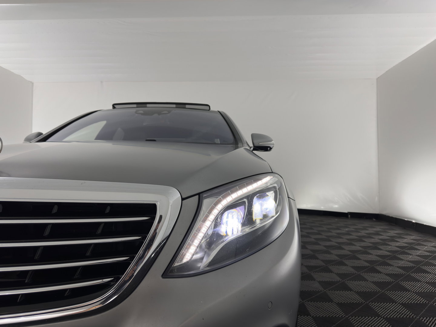 Mercedes-Benz S-Klasse 500 4Matic (INCL.BTW) Aut. *PANO | HEAD-UP | LEATHER | FULL-LED | BURMESTER | DISTRONIC | BLIND-SPOT | TOP-VIEW | MEMORY-PACK | DIGI-COCKPIT | HEAYED-COMFORTSEATS | AIR-SUSPENSION | PRIVACY-GLASS | 19''