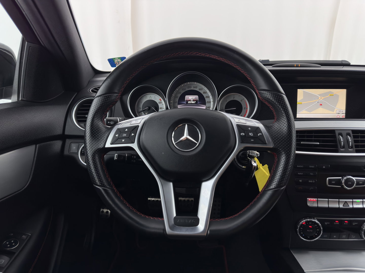 Mercedes-Benz C-Klasse Coupé 220 CDI Ambition AMG *LEATHER-MICROFIBRE | HEATED-SPORTSEATS | NAVI-FULLMAP | ECC | PDC | CRUISE | 18''ALU*