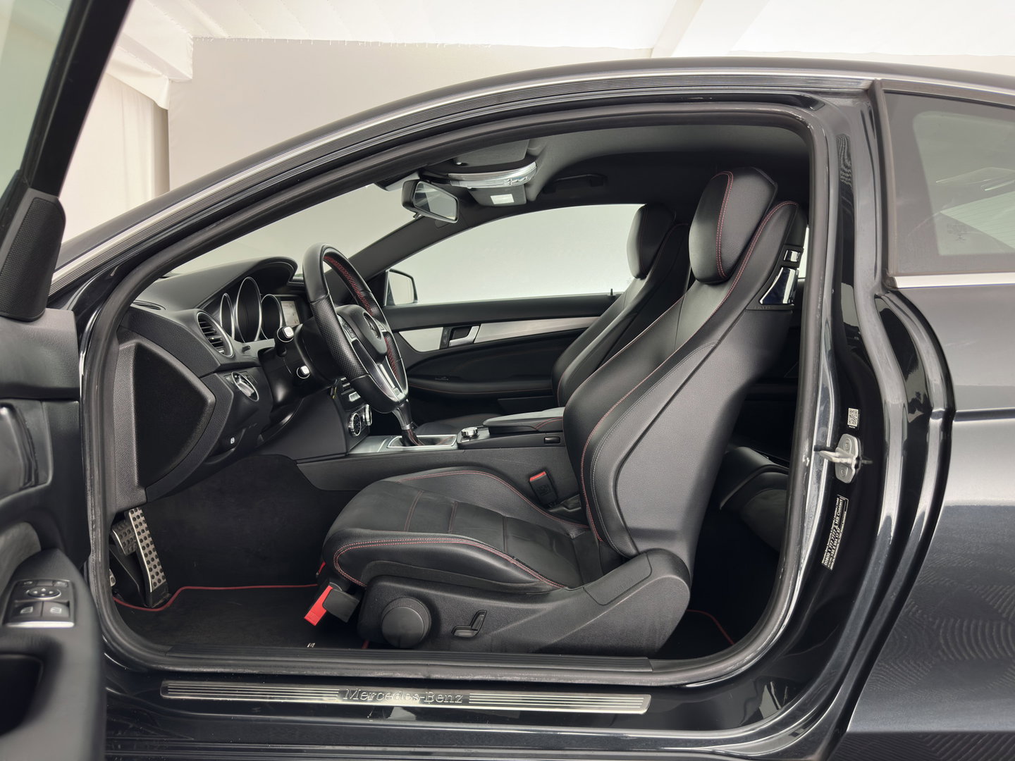 Mercedes-Benz C-Klasse Coupé 220 CDI Ambition AMG *LEATHER-MICROFIBRE | HEATED-SPORTSEATS | NAVI-FULLMAP | ECC | PDC | CRUISE | 18''ALU*