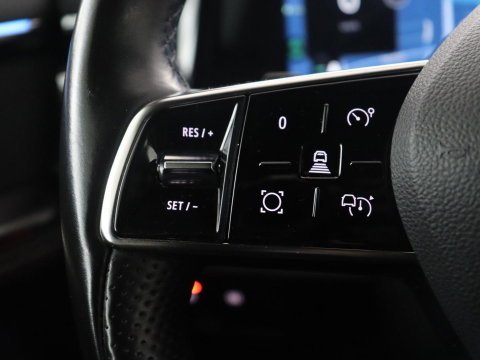 Renault Austral 1.2 E-Tech full hybrid 200 evolution | SOH 92.4 | Half Leder | Massage | Stuur/stoel verwarming | Adaptive cruise | Camera | Carplay | Climate control | Full LED |