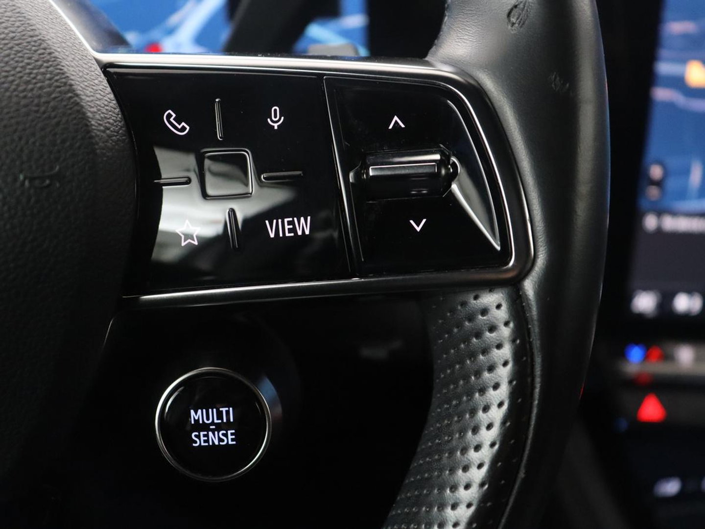 Renault Austral 1.2 E-Tech full hybrid 200 evolution | SOH 92.4 | Half Leder | Massage | Stuur/stoel verwarming | Adaptive cruise | Camera | Carplay | Climate control | Full LED |