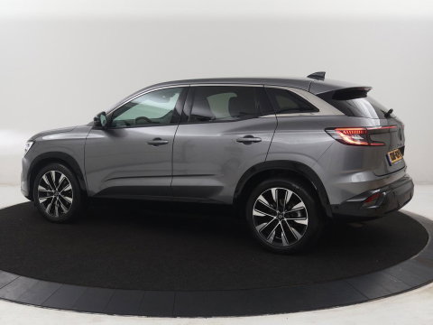 Renault Austral 1.2 E-Tech full hybrid 200 evolution | SOH 92.4 | Half Leder | Massage | Stuur/stoel verwarming | Adaptive cruise | Camera | Carplay | Climate control | Full LED |