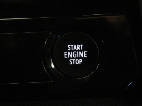 Renault Austral 1.2 E-Tech full hybrid 200 evolution | SOH 92.4 | Half Leder | Massage | Stuur/stoel verwarming | Adaptive cruise | Camera | Carplay | Climate control | Full LED |