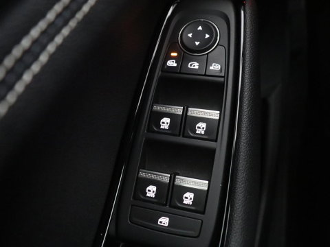 Renault Austral 1.2 E-Tech full hybrid 200 evolution | SOH 92.4 | Half Leder | Massage | Stuur/stoel verwarming | Adaptive cruise | Camera | Carplay | Climate control | Full LED |