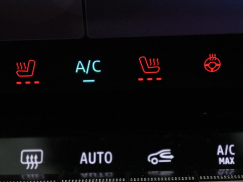Renault Austral 1.2 E-Tech full hybrid 200 evolution | SOH 92.4 | Half Leder | Massage | Stuur/stoel verwarming | Adaptive cruise | Camera | Carplay | Climate control | Full LED |