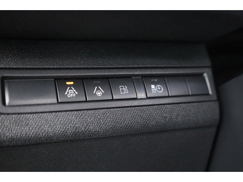 Peugeot 3008 1.6 Hybrid 225 GT | Rijklaar! | Pano | Adapt. Cruise | Camera + PDC | Apple CarPlay + NAV | Dodehoekdet.