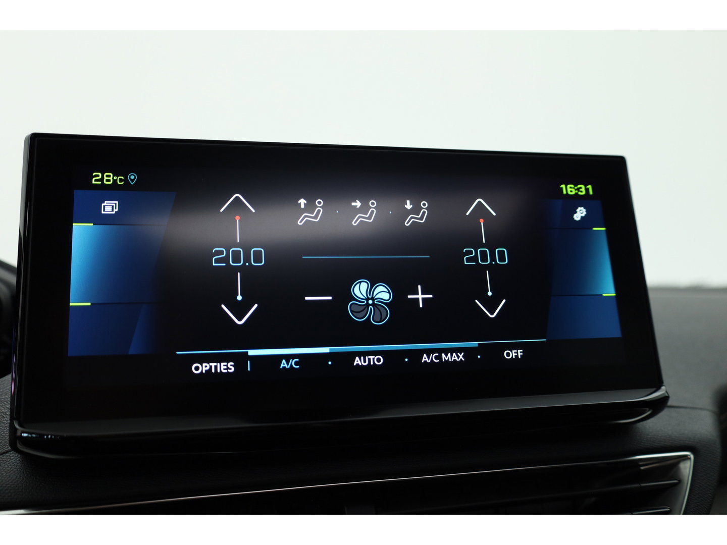 Peugeot 3008 1.6 Hybrid 225 GT | Rijklaar! | Pano | Adapt. Cruise | Camera + PDC | Apple CarPlay + NAV | Dodehoekdet.