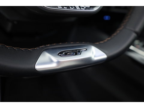 Peugeot 3008 1.6 Hybrid 225 GT | Rijklaar! | Pano | Adapt. Cruise | Camera + PDC | Apple CarPlay + NAV | Dodehoekdet.