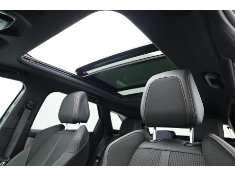 Peugeot 3008 1.6 Hybrid 225 GT | Rijklaar! | Pano | Adapt. Cruise | Camera + PDC | Apple CarPlay + NAV | Dodehoekdet.