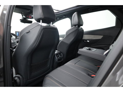 Peugeot 3008 1.6 Hybrid 225 GT | Rijklaar! | Pano | Adapt. Cruise | Camera + PDC | Apple CarPlay + NAV | Dodehoekdet.