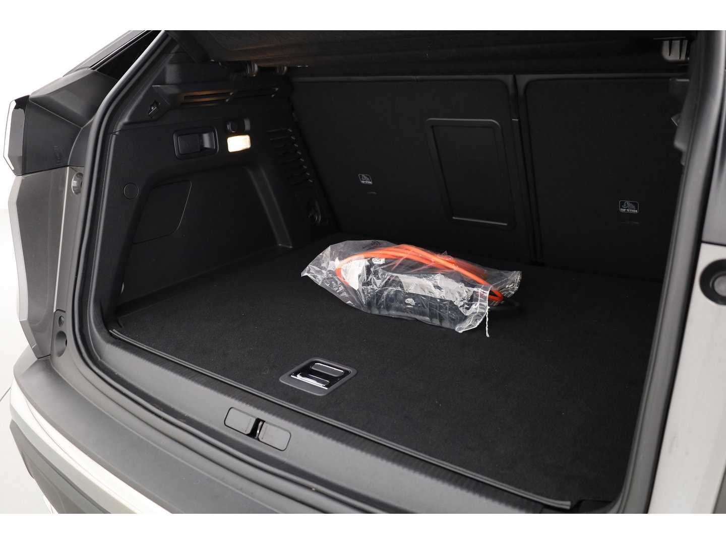 Peugeot 3008 1.6 Hybrid 225 GT | Rijklaar! | Pano | Adapt. Cruise | Camera + PDC | Apple CarPlay + NAV | Dodehoekdet.