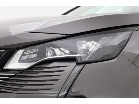 Peugeot 3008 1.6 Hybrid 225 GT | Rijklaar! | Pano | Adapt. Cruise | Camera + PDC | Apple CarPlay + NAV | Dodehoekdet.