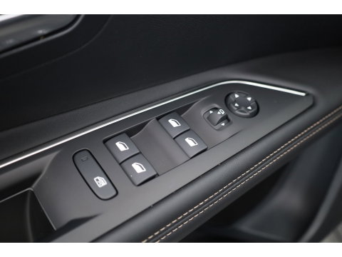 Peugeot 3008 1.6 Hybrid 225 GT | Rijklaar! | Pano | Adapt. Cruise | Camera + PDC | Apple CarPlay + NAV | Dodehoekdet.